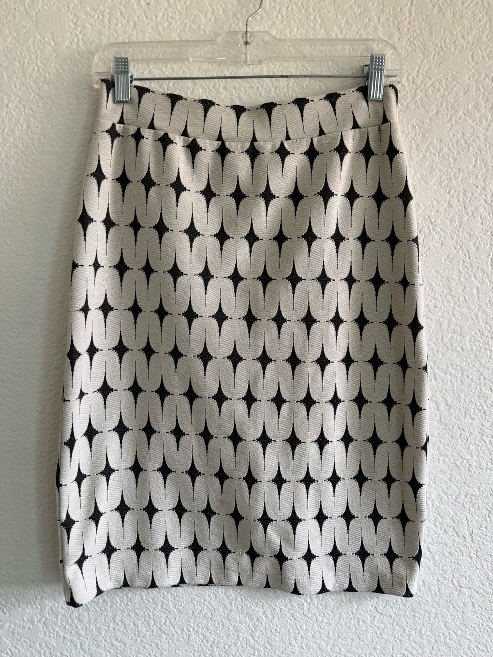 Renee C. Black and Cream Geometric Knit Pencil Skirt